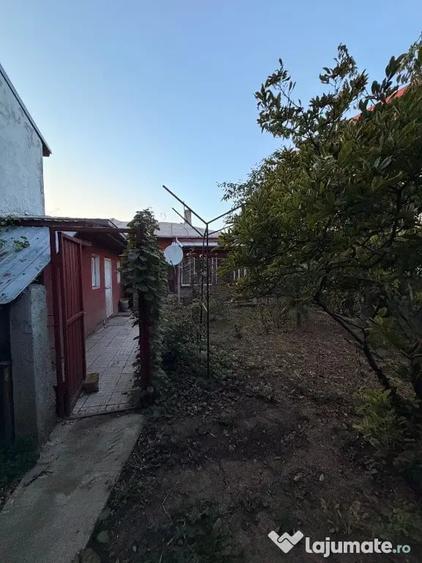 Casă cu 3 camere cu Teren 400 Mp în 1 Mai