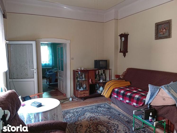 Casă cu 3 camere cu Teren 370 Mp în Funcționarilor