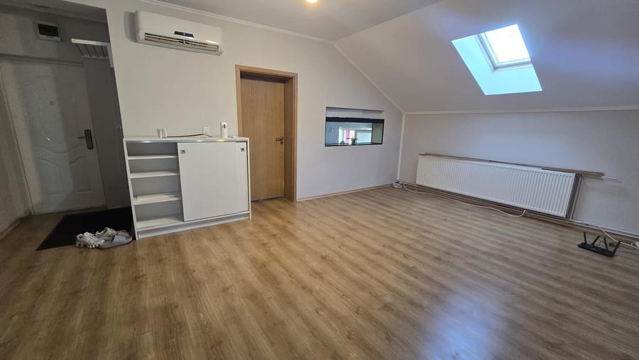 Apartament cu 2 camere semidecomandat în Giroc
