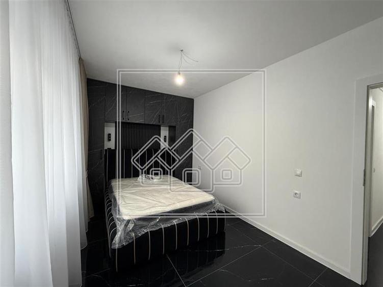 Apartament cu 2 camere decomandat în Exterior Vest
