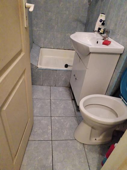 Apartament cu 4 camere decomandat în Berceni