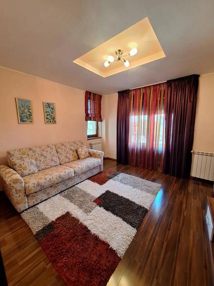 Casă cu 5 camere cu Teren 636 Mp în Central