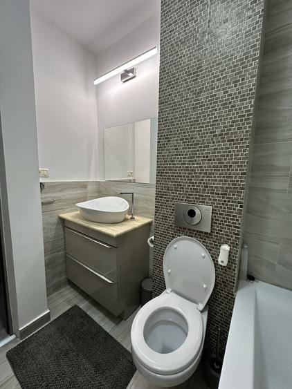 Apartament cu 2 camere semidecomandat în Dumbrăvița