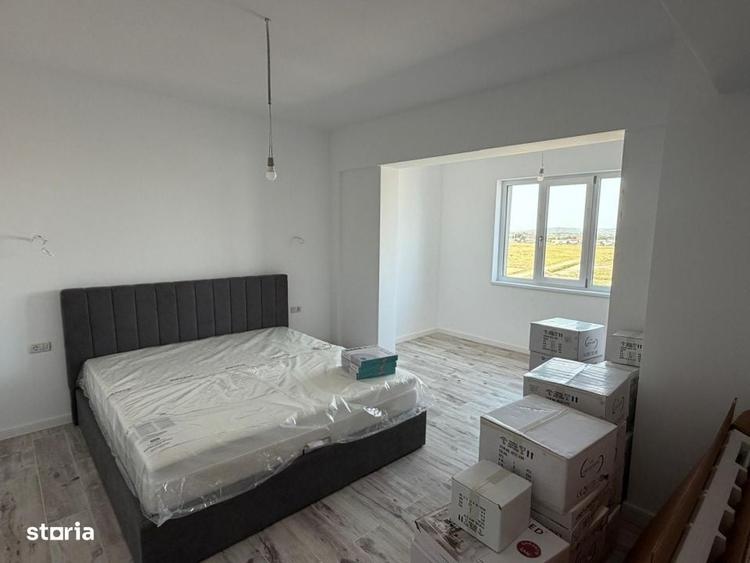 Apartament cu 3 camere decomandat în Albești