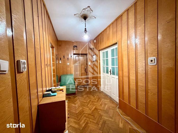 Apartament cu 4 camere decomandat, mobilat în Bogdăneștilor