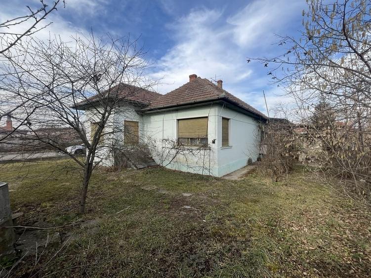 Casă cu 4 camere în Dosu Bricii