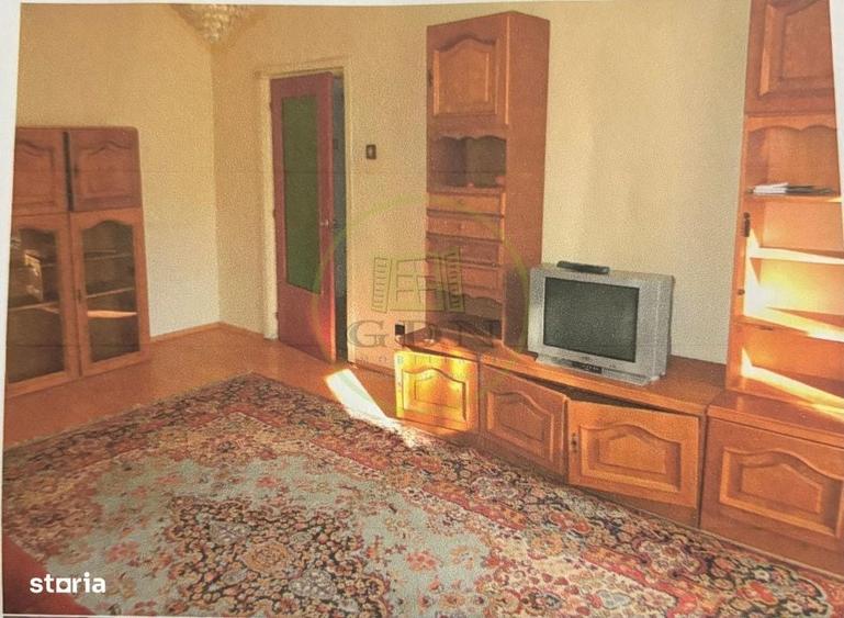 Apartament cu 3 camere decomandat în Calea București