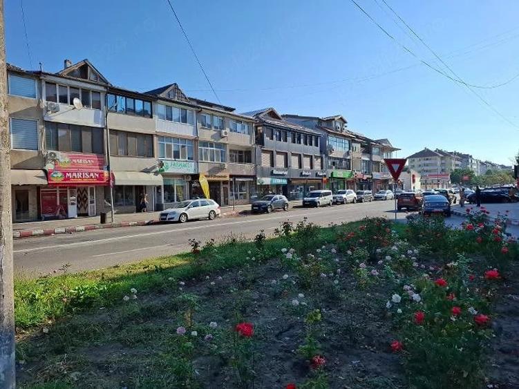 Spațiu comercial, de 50 mp, în Fetești-Gară