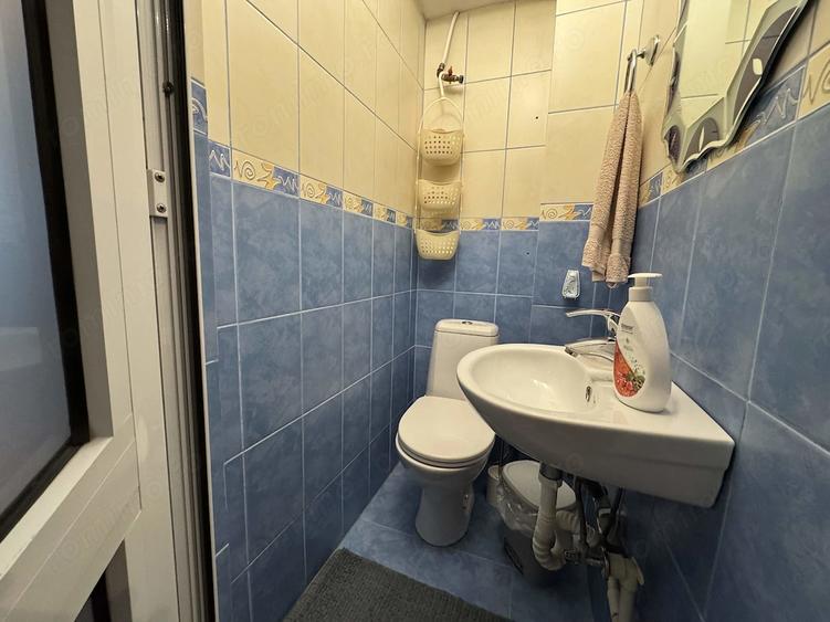 Apartament cu 3 camere semidecomandat în Central