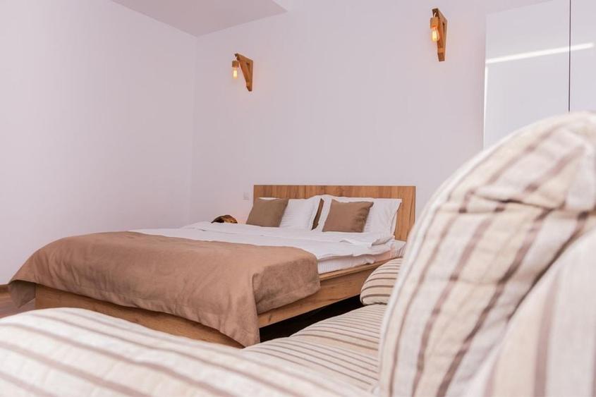 Ultracentral Enescu Apartament decomandat 1 camera privata cu bucatarie comuna utilata - 3