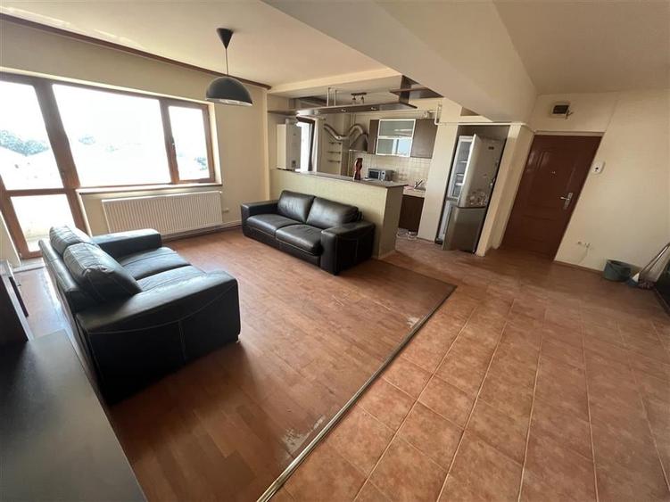 Apartament cu 3 camere decomandat, mobilat în Ultracentral