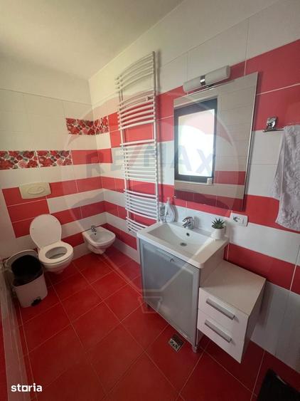 Casă cu 5 camere cu Teren 679 Mp în Central
