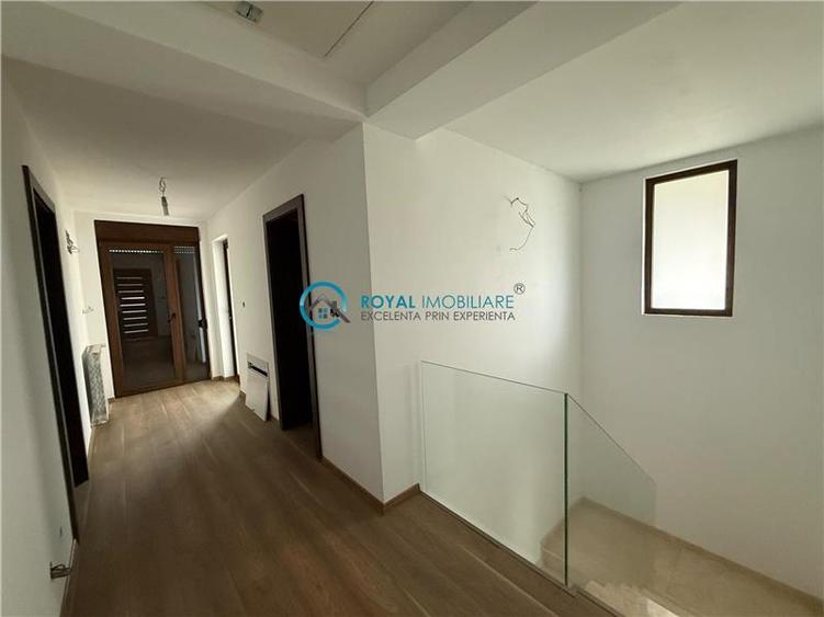 Casă individuală cu 4 camere cu Canalizare în Bucov