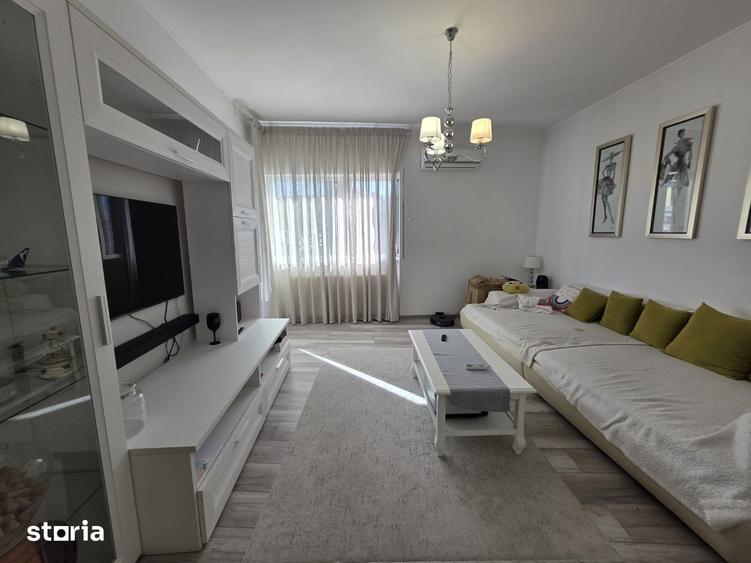 Apartament cu 4 camere în Armeneasca