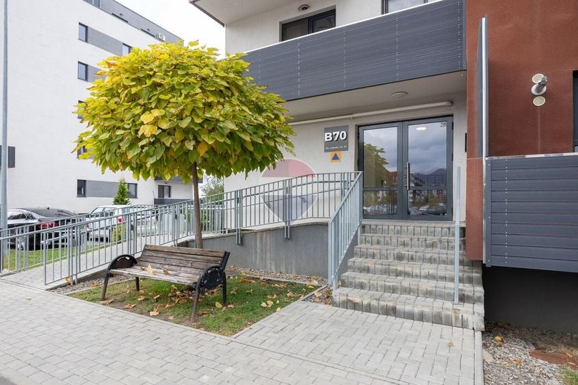Apartament cu 2 camere semidecomandat, mobilat în Bartolomeu
