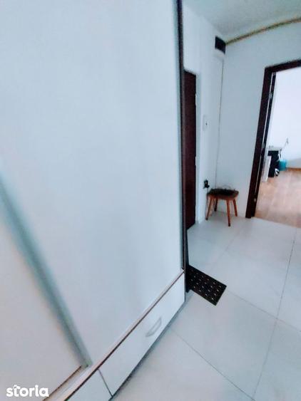 Apartament cu 2 camere decomandat în Plopilor