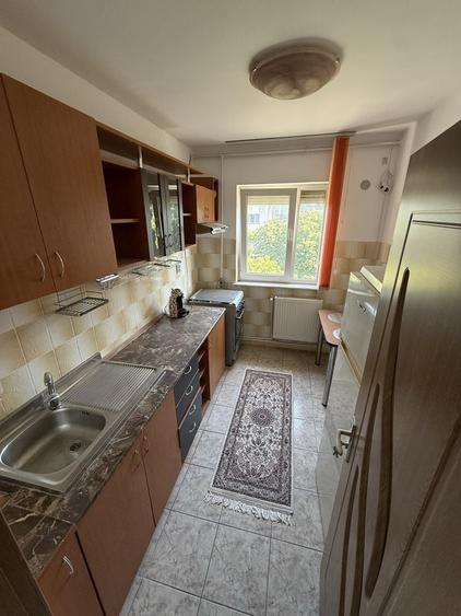 Apartament cu 2 camere semidecomandat în Dacia