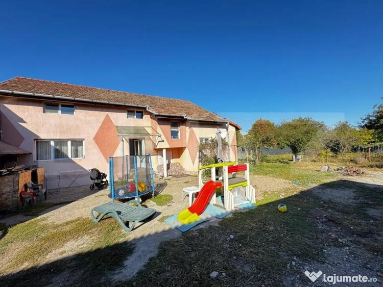 Casă cu 5 camere cu Teren 955 Mp în Central