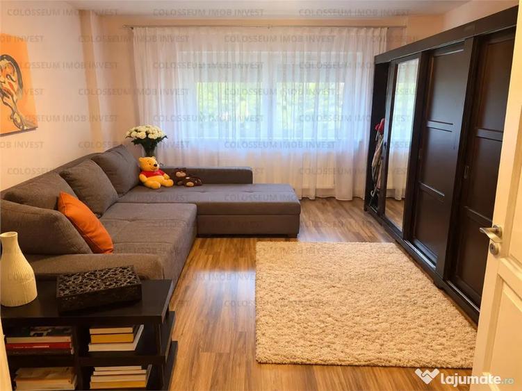 Apartament cu 3 camere decomandat în Răcădău