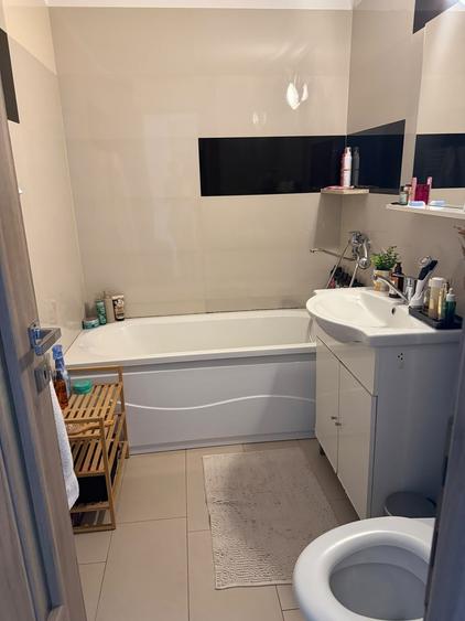 Apartament cu 2 camere decomandat în Între Lacuri