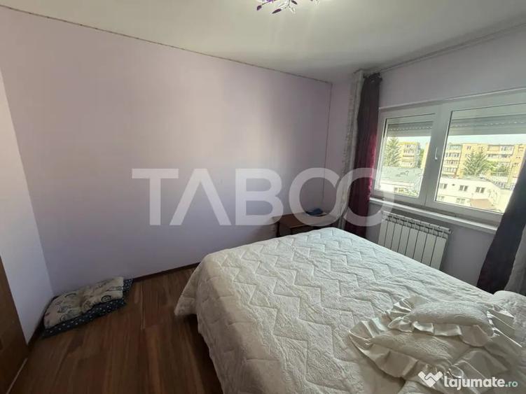 Apartament cu 3 camere decomandat în Central