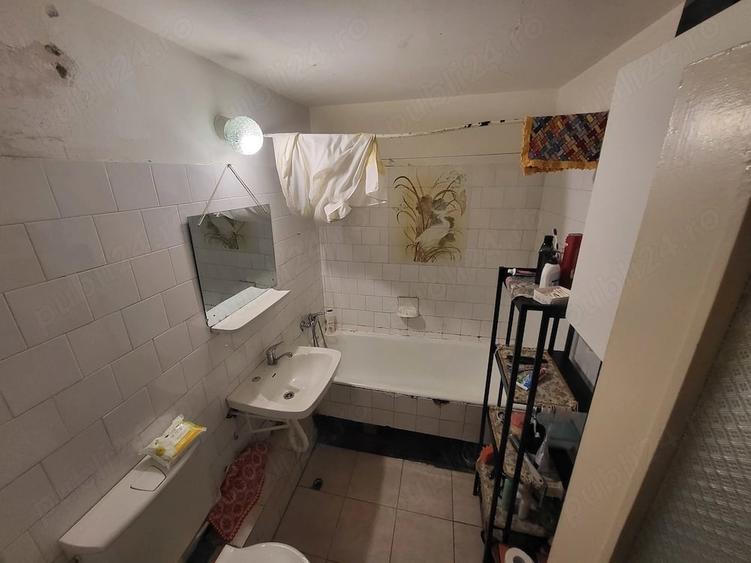 Apartament cu 4 camere decomandat în Mărăști