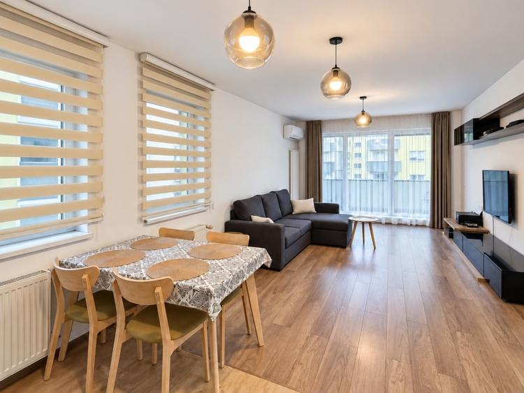 Apartament cu 2 camere decomandat, mobilat în Tractorul