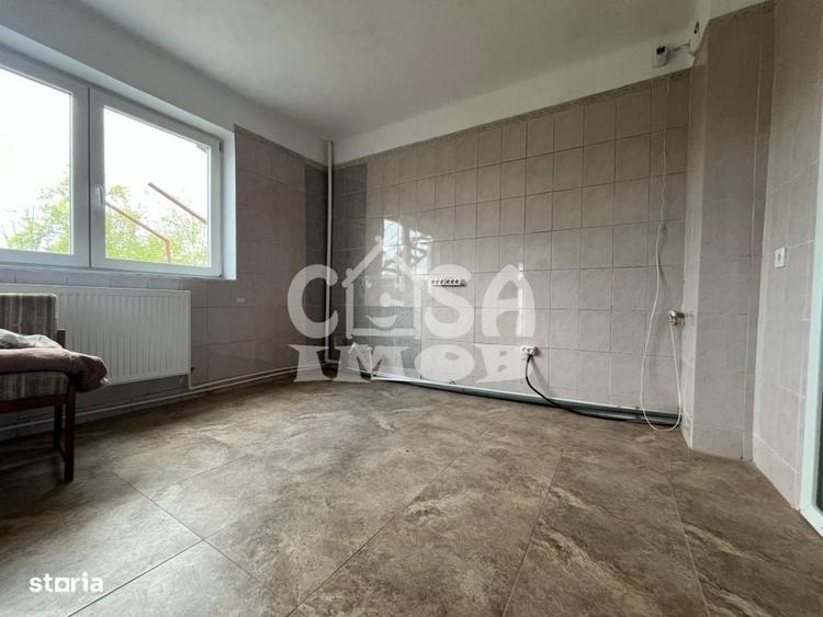 Casă cu 4 camere cu Teren 1100 Mp în Central