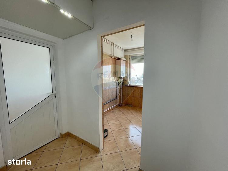 Apartament cu 3 camere semidecomandat în Nord