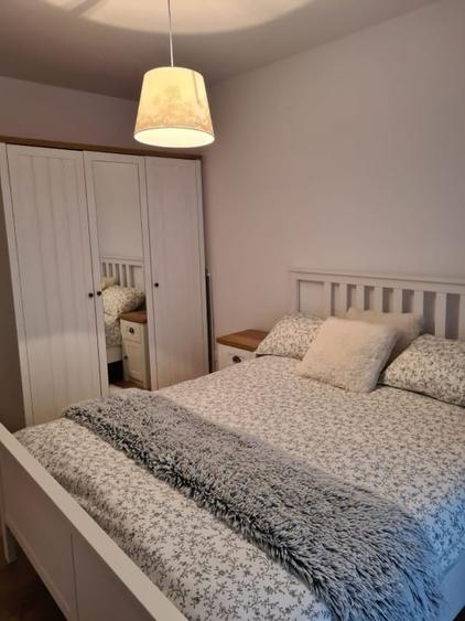 Apartament cu 2 camere semidecomandat, mobilat în Torontalului