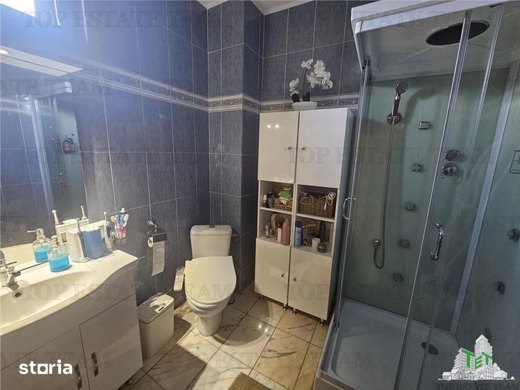 Casă cu 7 camere cu Teren 365 Mp în Km 4