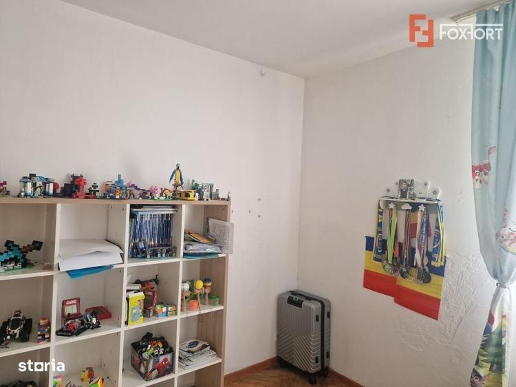 Casa individuala cu 9 camere, in Mosnita Noua, zona centrala - 8