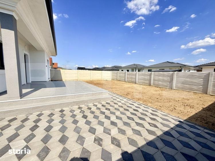 Casă cu 4 camere cu Teren 400 Mp în Central