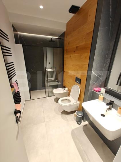 Apartament cu 2 camere decomandat, mobilat în Central