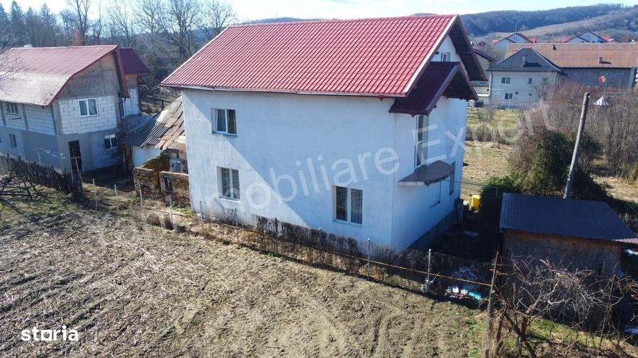 Casă cu 3 camere cu Teren 290 Mp în Central