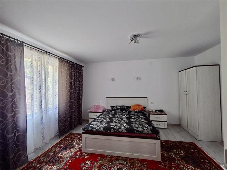 Casă individuală cu 4 camere cu Teren 7650 Mp în Mihăileni