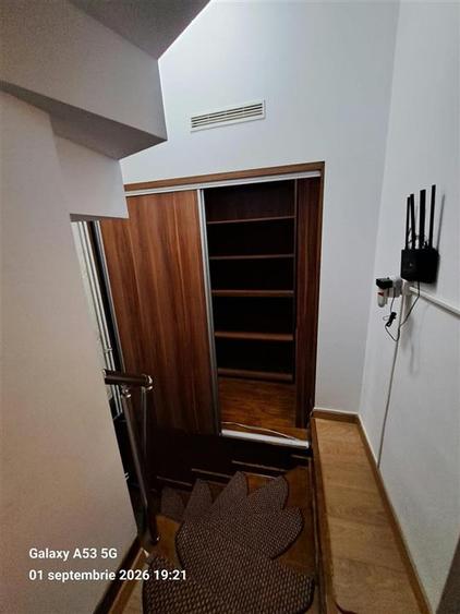 Apartament cu 4 camere decomandat, mobilat în Titan