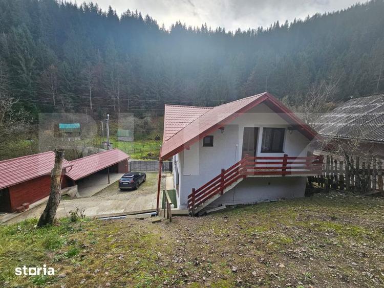Casă cu 6 camere cu Teren 1565 Mp în Vadu Moților
