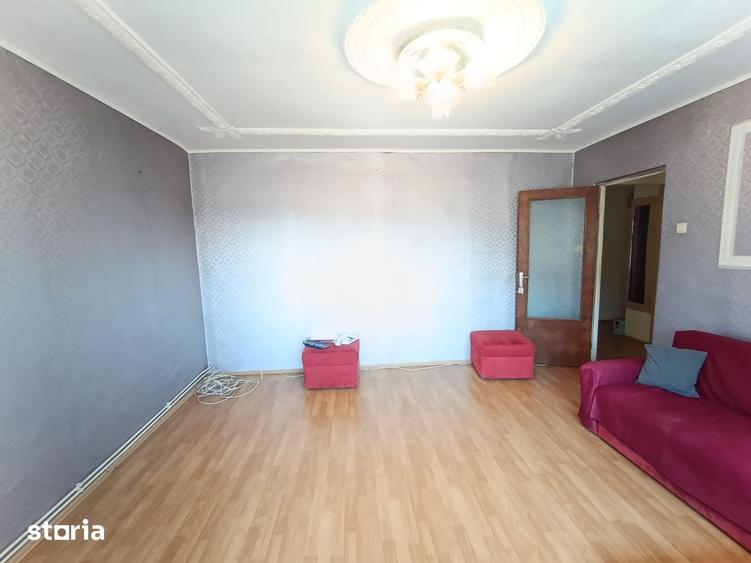 Apartament cu 4 camere decomandat în Micălaca