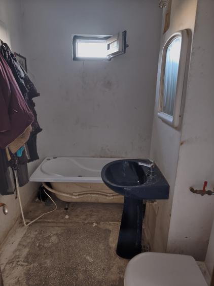 Apartament cu 3 camere decomandat în Drumul Taberei