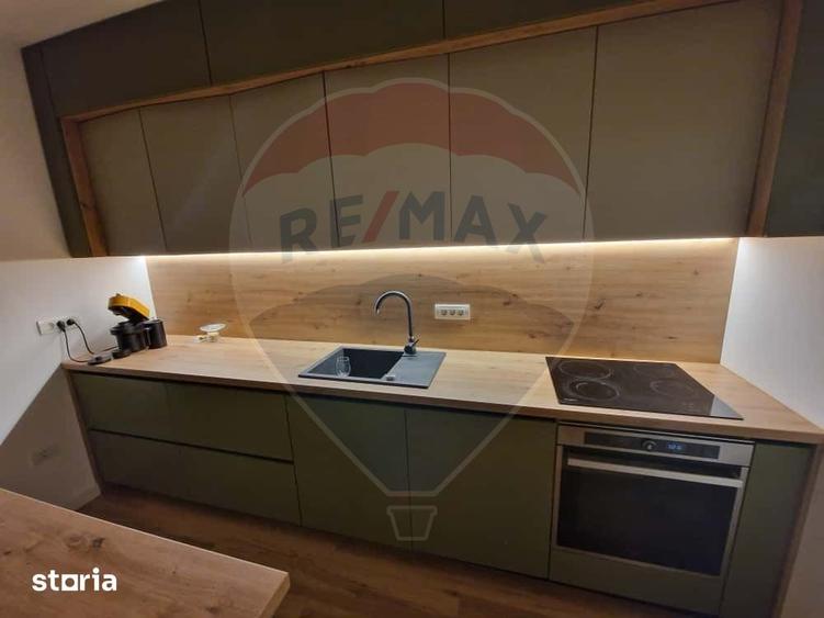 Casă cu 4 camere cu Teren 250 Mp în Central