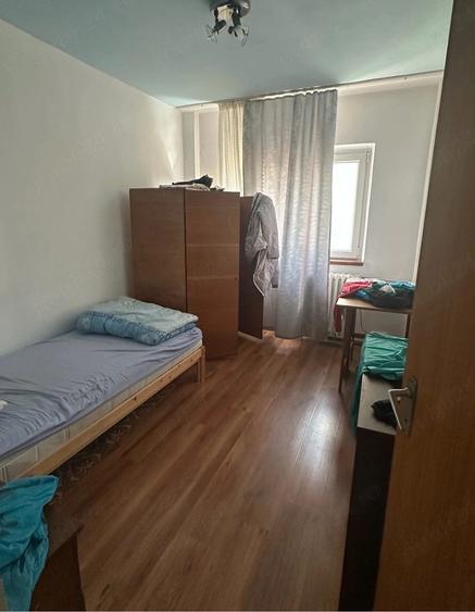 Apartament cu 3 camere decomandat în Tineretului