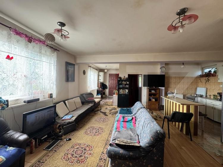 Casă individuală cu 4 camere cu Teren 900 Mp în Simeria