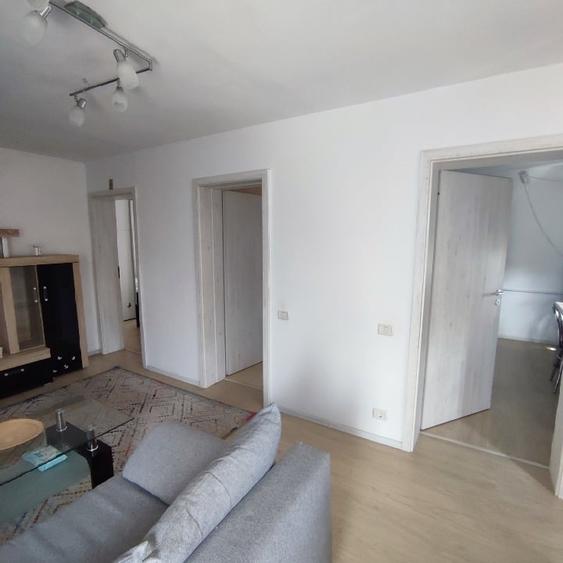 Apartament cu 2 camere nedecomandat în Giroc