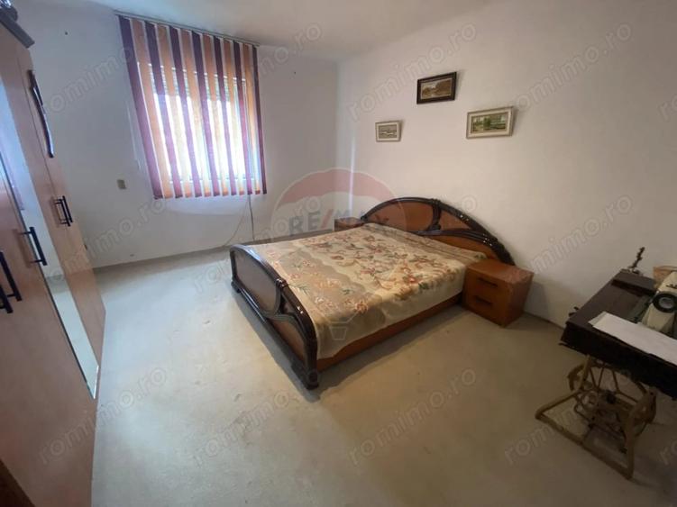 Casă cu Teren 900 Mp în Laslea