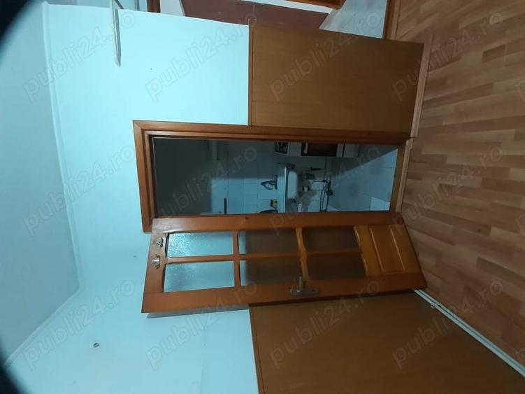 Apartament cu 2 camere decomandat în Calarași 4