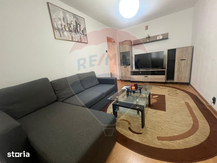 Apartament cu 2 camere semidecomandat, mobilat în Malu Roșu