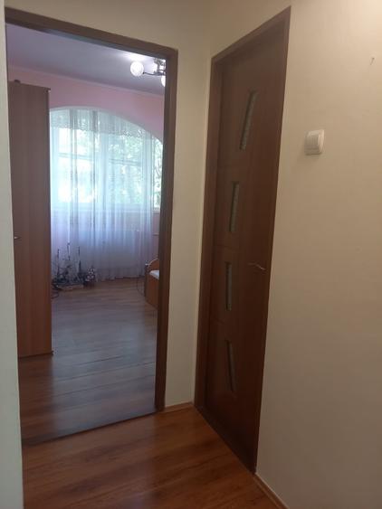 Apartament cu 4 camere semidecomandat în Drumul Taberei