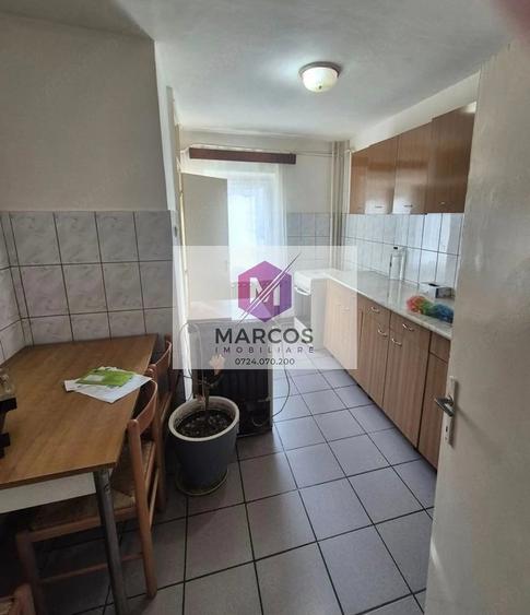 Apartament cu 3 camere decomandat în Cuptoare (Reșița)