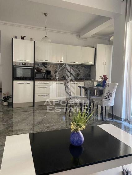 Apartament cu 3 camere decomandat în Girocului